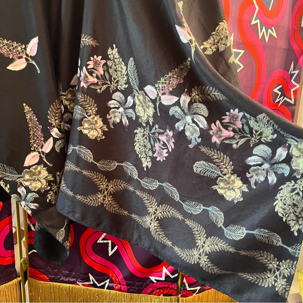 Ted Baker Soft Floral Cape Shawl Flowers Black Patterned Printed Kimono Poncho - Picture 9 of 14